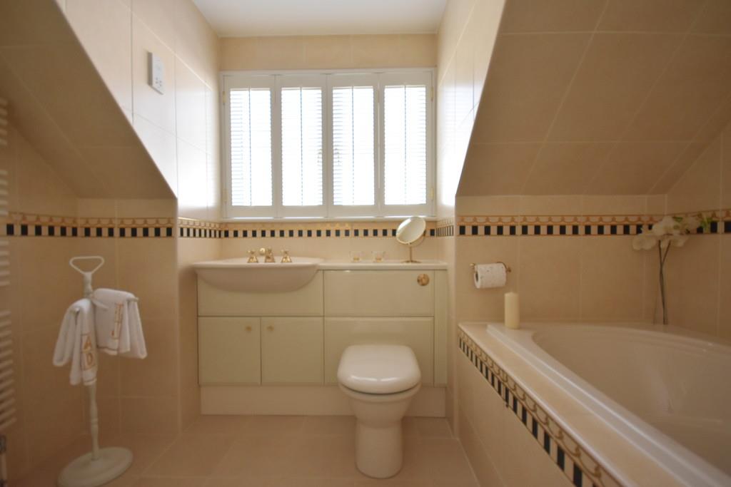 2 The Oaklands, Pen-Y-Turnpike Road, Dinas Powys, CF64 4HH
